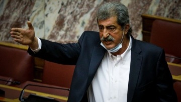 Φωτιές ανάβει νέα ανάρτηση του Πολάκη - «Στηρίζει τους αντιεμβολιαστές, να τον αποδοκιμάσει ο Τσίπρας» ζητά η κυβέρνηση