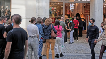 Πλεύρης: Δεν θέλουμε να περιορίσουμε πλήρως τους ανεμβολίαστους αλλά δεν θα την πληρώσουν οι εμβολιασμένοι