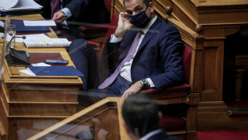 Οικονόμου: Ο Τσίπρας, αγκαλιά με ΑΝΕΛ και Βαρουφάκη οδήγησε στο τρίτο Μνημόνιο χρεώνοντας 100 δισ. τους πολίτες