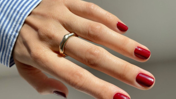 Αν κάνετε μόνες σας μανικιούρ, πρέπει να ξέρετε αυτό το trick
