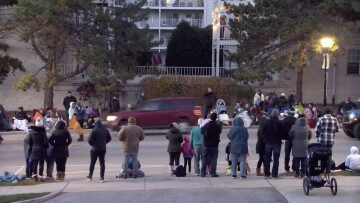 «Ματωμένη» παρέλαση στο Ουισκόνσιν με 5 νεκρούς και πάνω από 40 τραυματίες, ανάμεσά τους πολλά παιδιά