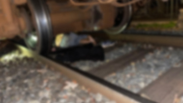 Προσοχή, σκληρές εικόνες: Τρένο παρέσυρε γυναίκα στην Κωνσταντινουπόλεως