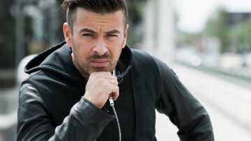 Ο Γιάννης Αϊβάζης για την περιπέτειά του με τον κορωνοϊό - «Η κόρη μου έκλαιγε και μου έλεγε δεν θέλω να σε χάσω»