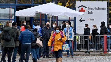 Κορωνοϊός - Γερμανία: Στο τραπέζι το lockdown και η υποχρεωτικότητα του εμβολιασμού