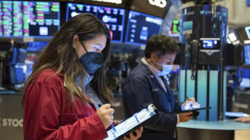 Wall Street: Αγωνία για το ύψος του πληθωρισμού – Το κρίσιμο στοιχείο για τους αναλυτές