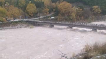 Πτώσεις βράχων από τις ισχυρές βροχοπτώσεις στην Αργιθέα Καρδίτσας