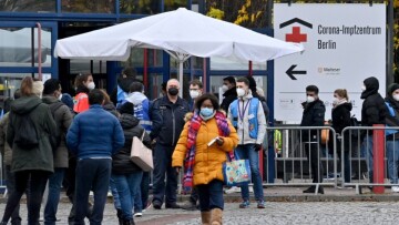 Κορωνοϊός - Γερμανία: Σκέψεις για αυστηρά μέτρα και για εμβολιασμένους στις περιοχές που «δοκιμάζονται» από την πανδημία