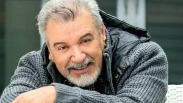 Ο Τάσος Χαλκιάς εξομολογήθηκε πως έχει φάει πολύ ξύλο από τον πατέρα του, κλωτσιές, μπουνιές στη μούρη