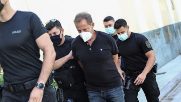 «Καταπέλτης» το βούλευμα για Λιγνάδη: Παραπέμπεται σε δίκη για 4 βιασμούς ανηλίκων και νεαρών ανδρών 