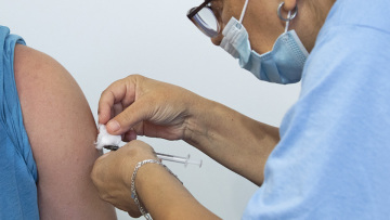 Τέταρτη δόση: Ανοίγει αύριο η πλατφόρμα - Αλλαγές και στον βασικό εμβολιασμό