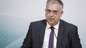  Θεοδωρικάκος: «Οι έλεγχοι στους συνδέσμους φιλάθλων είναι συνεχείς - Οι παράνομοι θα κλείνουν»