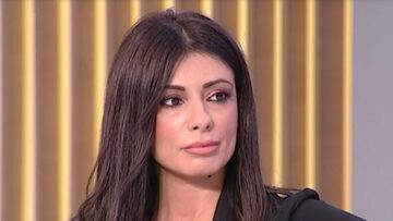Μίνα Αρναούτη: «Έχω κάνει 18 επεμβάσεις, ο κόσμος μου γράφει να μείνω ανάπηρη»