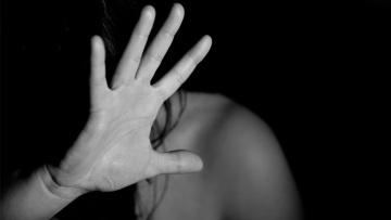 Αλεξανδρούπολη: «Την έδερνε κάθε μέρα» λέει συγγενής της 29χρονης που ξυλοκόπησε μέχρι θανάτου ο σύζυγός της