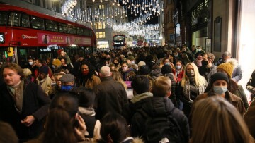 Βρετανία: Το 30% των νέων κρουσμάτων στο Λονδίνο είναι της μετάλλαξης «Omicron» - Φόβοι για νέους περιορισμούς