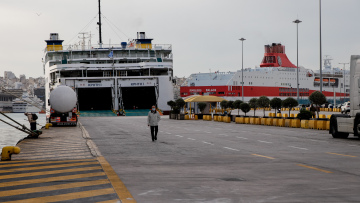 Απεργία ΠΝΟ: Δεμένα στα λιμάνια παραμένουν τα πλοία έως σήμερα στις 12 τα μεσάνυχτα