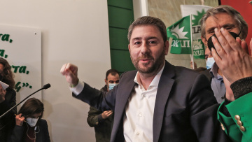 Συνέδριο νέας εποχής ετοιμάζει το ΠΑΣΟΚ/Κίνημα Αλλαγής