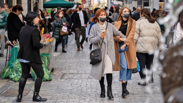 Μετάλλαξη Όμικρον: Τα κρούσματα, η διασπορά και οι φόβοι των ειδικών