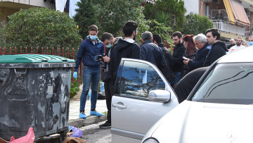 Χανιά: Άνδρας έσωσε δύο μικρά παιδιά από αυτοκίνητο που άρχισε να... τσουλάει χωρίς οδηγό!