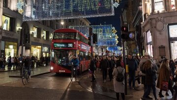 Κορωνοϊός - Βρετανία: «Πολύ σοβαρή η μετάλλαξη Omicron, ευθύνεται για το 60% των κρουσμάτων» λέει ο αρχίατρος