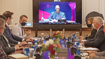 Συνάντηση Μητσοτάκη με Deutsche Telekom και ΟΤΕ: Επενδύσεις άνω των 3 δισ. ευρώ στην Ελλάδα