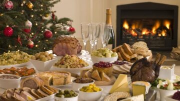 ΙΕΛΚΑ: Αυξημένη κατά 5% η μέση τιμή για το χριστουγεννιάτικο τραπέζι στις μεγάλες αλυσίδες σούπερ μάρκετ