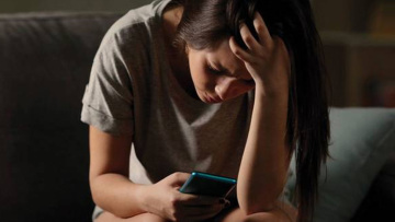 Η μάστιγα του revenge porn: O εφιάλτης για τα θύματα και πώς μπορούν να προστατευτούν