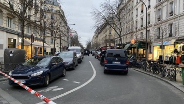 Κατάσταση ομηρίας στο Παρίσι: Ο δράστης άφησε ελεύθερη τη μία από τις δύο γυναίκες