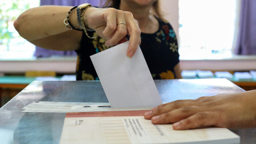 Γκάλοπ ALCO: Επιβεβαιώνει την «σφήνα» Ανδρουλάκη στο πολιτικό σκηνικό 