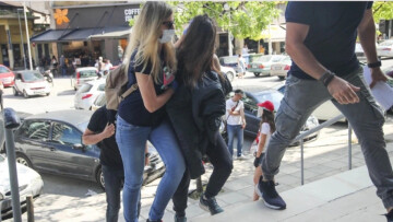 Εύοσμος - Δολοφονία οδηγού ταξί: «Να το πάρω πάνω μου ως Ελληνίδα μάνα, αλλά δεν το έκανα», λέει η 46χρονη