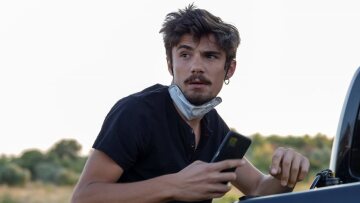 «Σασμός»: Ένα μήνυμα στο κινητό του Πετρή θα φέρει τα πάνω κάτω