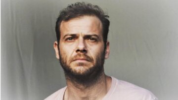 Ο Ορέστης Τζιόβας καταγγέλλει παραγωγό ότι δεν τον πλήρωσε: «Είναι δόλιος και αληταράς»