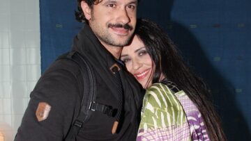 H Μαρία Τζομπανάκη και o Ορφέας Αυγουστίδης ποζάρουν μαζί στα γυρίσματα του «Σασμού»