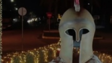 Σπάρτη: Άγνωστοι αφαίρεσαν την περικεφαλαία από την είσοδο της πόλης