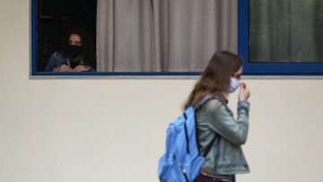 Κορωνοϊός - Λέσβος: Δεκάδες κρούσματα σε μαθητές - Ανοιχτό το ενδεχόμενο για μίνι lockdown