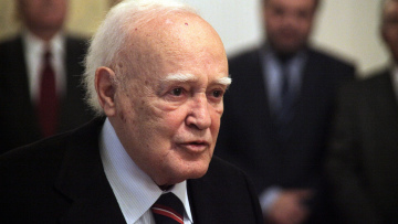 Με τιμές αρχηγού κράτους η κηδεία του Κάρολου Παπούλια - Τριήμερο δημόσιο πένθος