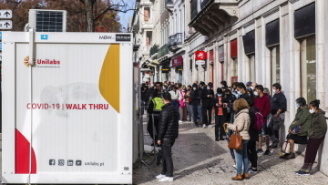 Νέο ρεκόρ κρουσμάτων στην Πορτογαλία με σχεδόν 27.000 μολύνσεις