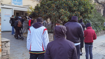 Πολύωρη αναμονή για τεστ PCR στο Κέντρο Υγείας της Λεωφόρου Αλεξάνδρας