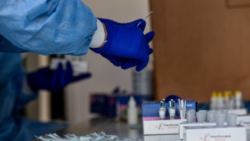Πρωτιά της Ελλάδας στην ΕΕ στα τεστ για την COVID-19