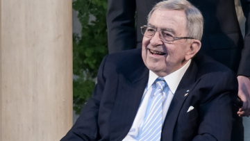 Τέως βασιλιάς Κωνσταντίνος: Νοσηλεύεται στο «Αττικόν» με κορωνοϊό