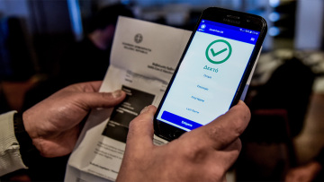 Πιστοποιητικά εμβολιασμού και νόσησης: Τι ισχύει μετά την «Omicron» - Πόσο διαρκούν, πότε και για ποιους λήγουν