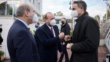 Μητσοτάκης: 86.000 νέες θέσεις εργασίας μέσω 11 προγραμμάτων ΟΑΕΔ το 2022