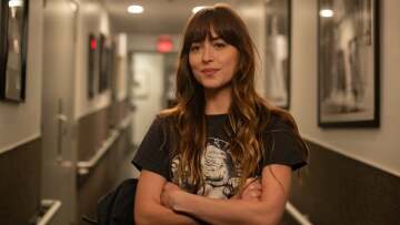 Η Ντακότα Τζόνσον αποκάλυψε ότι οι γονείς της δεν ήθελαν να γίνει ηθοποιός