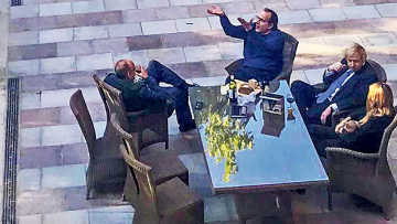 Daily Mirror: Τα  «πάρτι της Παρασκευής» γίνονταν συστηματικά με παρότρυνση του ίδιου του Μπόρις Τζόνσον