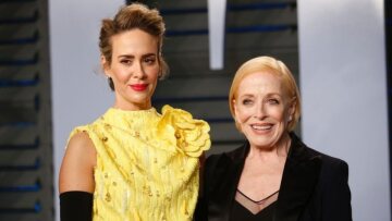 Η Σάρα Πόλσον έκανε δημόσια ερωτική εξομολόγηση στη σύντροφό της, Χόλαντ Τέιλορ