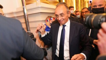 Ερικ Ζεμούρ: Ο υποψήφιος της γαλλικής ακροδεξιάς καταδικάστηκε για πρόκληση μίσους