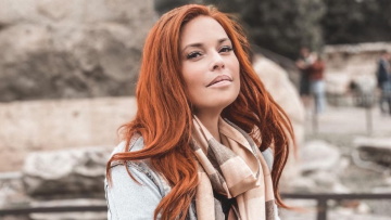 «Δεν υπάρχει πάτος στο βαρέλι», απαντάει η Σίσσυ Χρηστίδου σε χρήστη του Twitter που την κατηγορεί για «victim blaming»