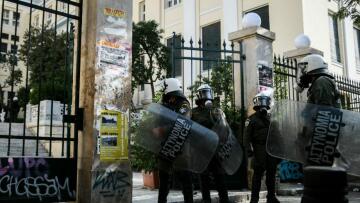 Οικονόμου για πανεπιστημιακή αστυνομία: Ξεκινά σήμερα η εκπαίδευση των 400 ειδικών φρουρών