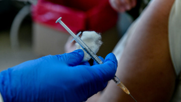 Εμβόλιο: Ανοίγει την Πέμπτη η πλατφόρμα για την τέταρτη δόση στους ανοσοκατεσταλμένους