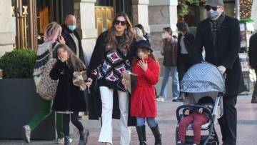 Σταματίνα Τσιμτσιλή - Θέμης Σοφός: Σπάνια δημόσια εμφάνιση για το ζευγάρι με τα παιδιά του