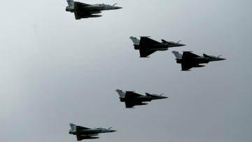 Βουλή: Με ευρύτερη πλειοψηφία εγκρίθηκε η σύμβαση για την προμήθεια των Rafale, Belhara - «Παρών» επί της αρχής από ΣΥΡΙΖΑ